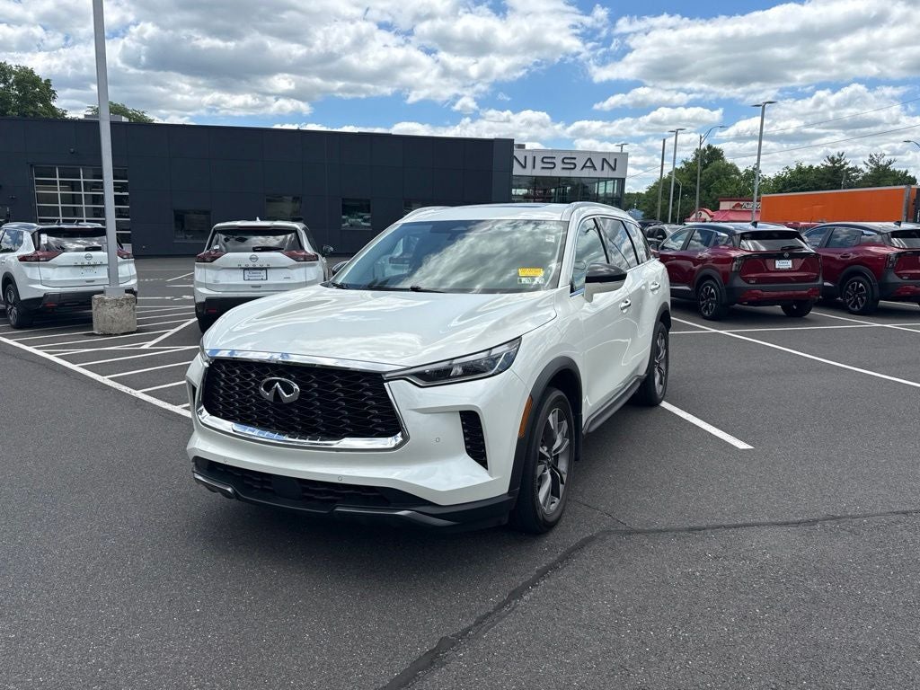 2022 INFINITI QX60 LUXE