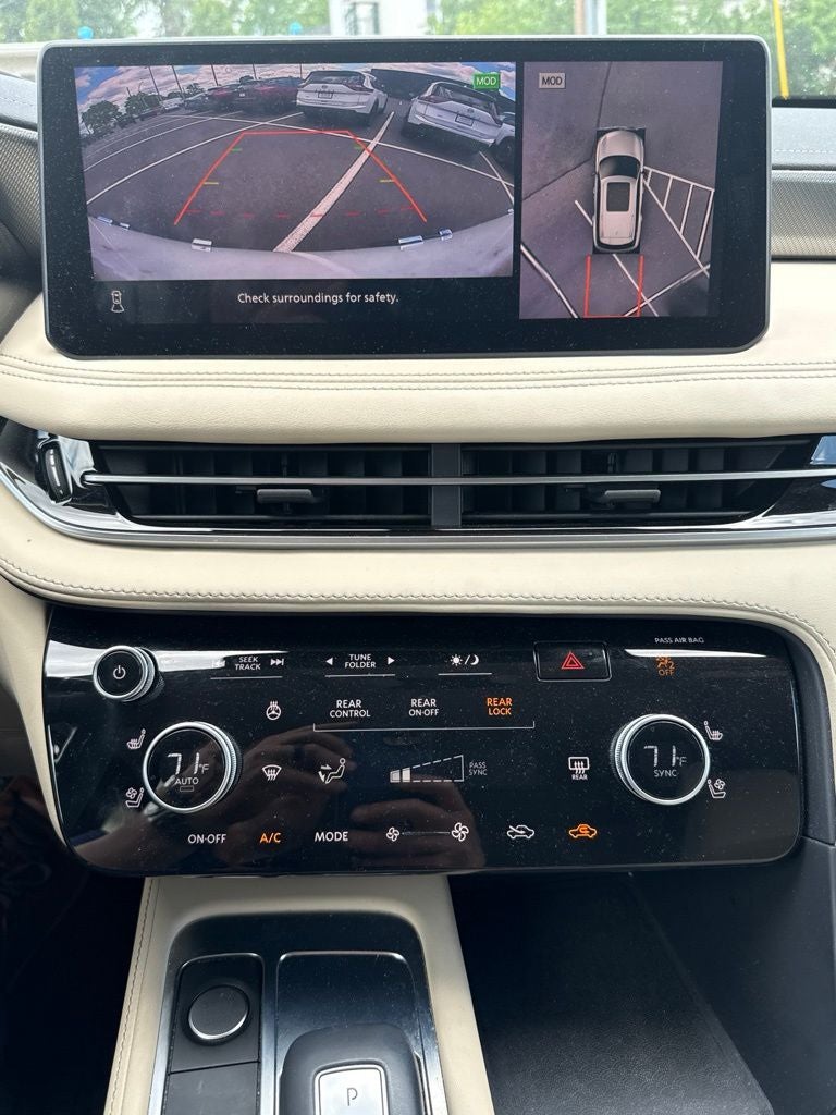 2022 INFINITI QX60 LUXE