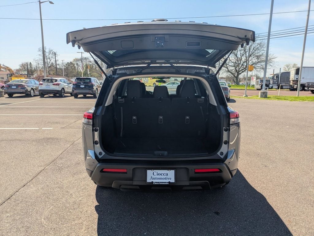 2024 Nissan Pathfinder S