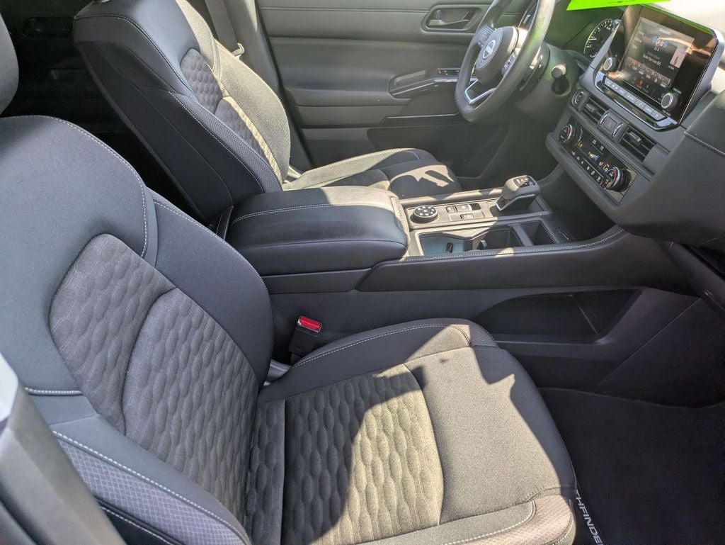 2024 Nissan Pathfinder S