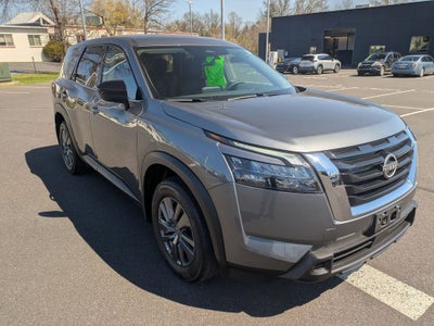 2024 Nissan Pathfinder S