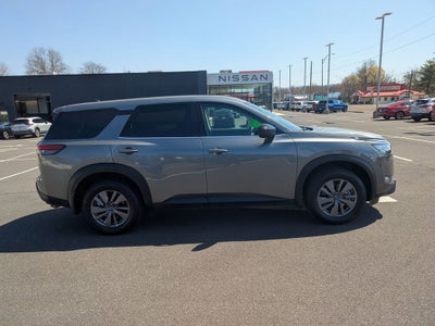 2024 Nissan Pathfinder S