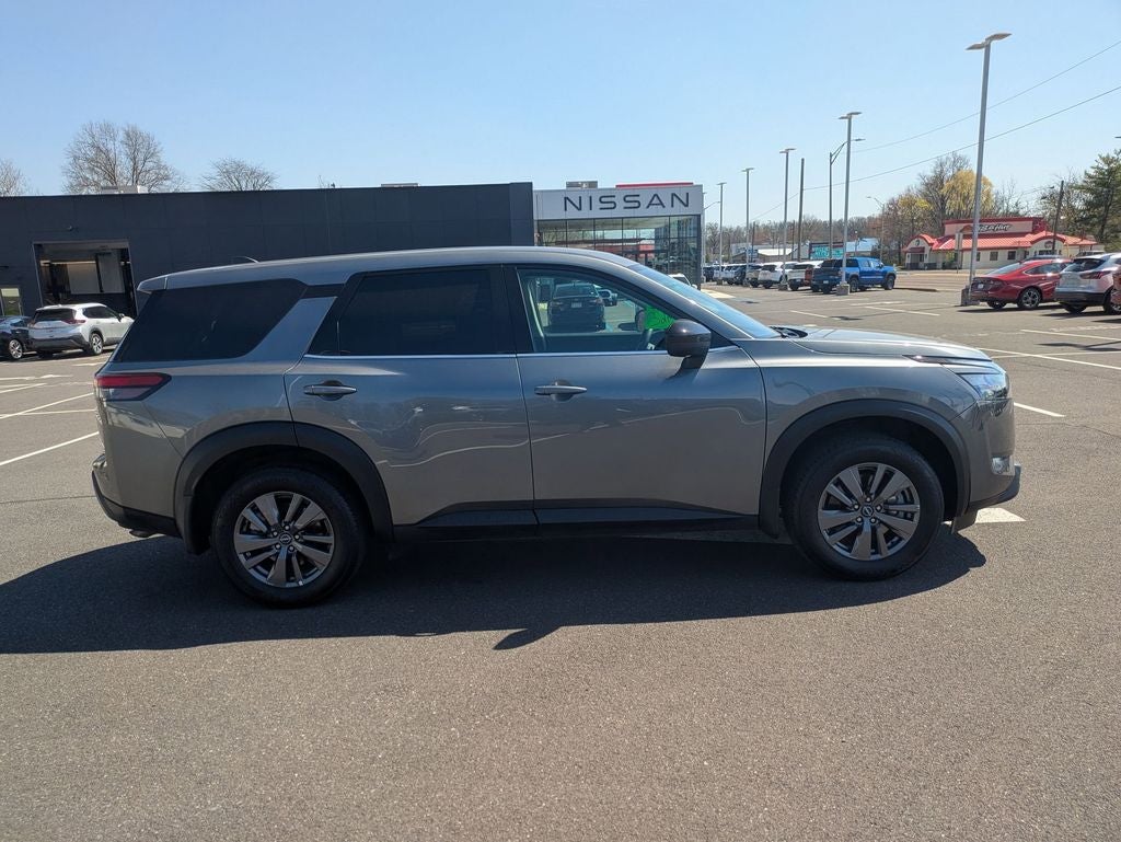 2024 Nissan Pathfinder S