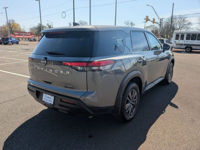 2024 Nissan Pathfinder S