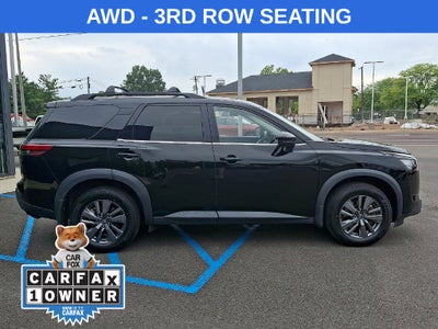 2024 Nissan Pathfinder SV