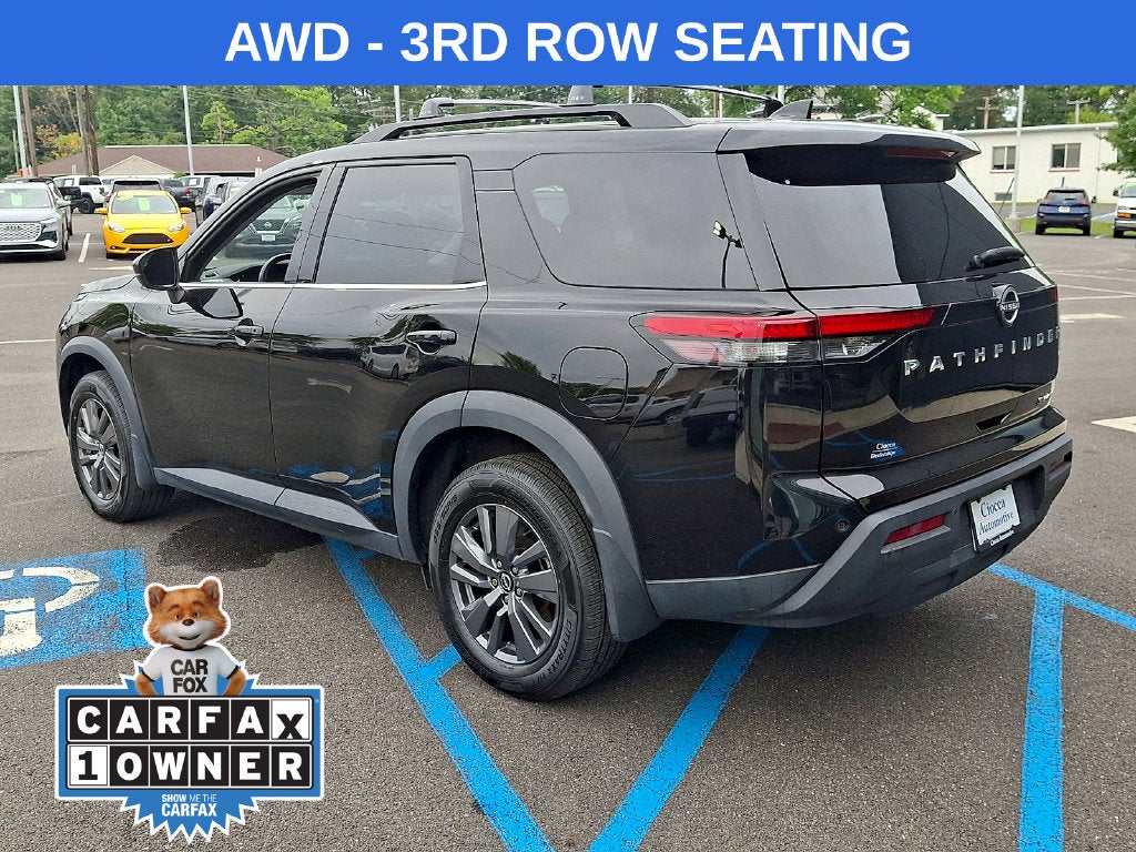 2024 Nissan Pathfinder SV