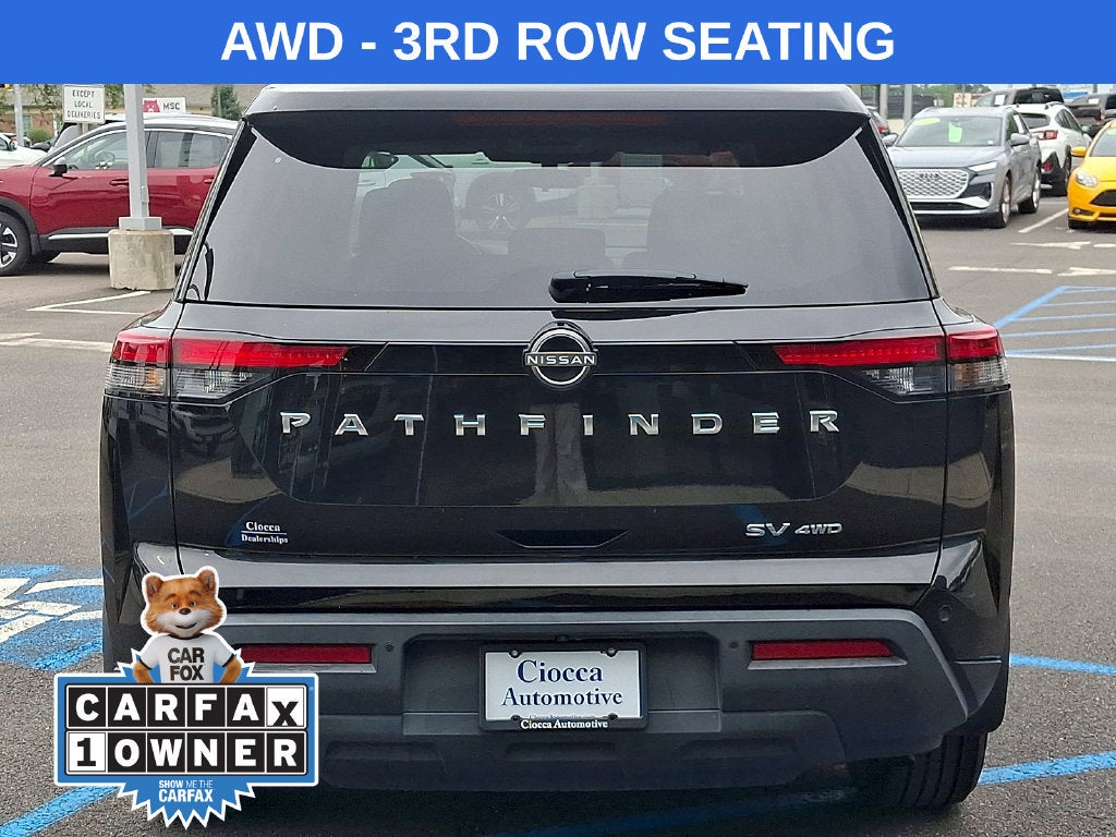 2024 Nissan Pathfinder SV