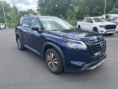 2024 Nissan Pathfinder SL
