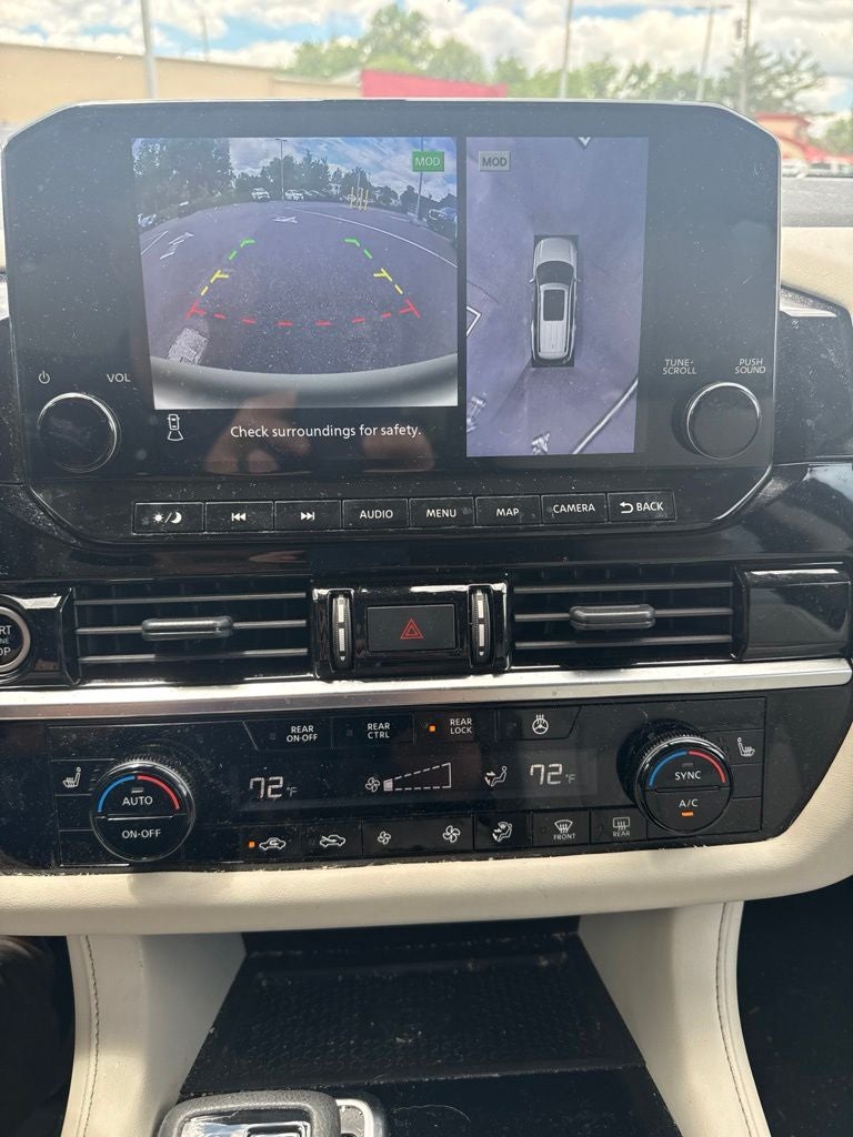 2024 Nissan Pathfinder SL