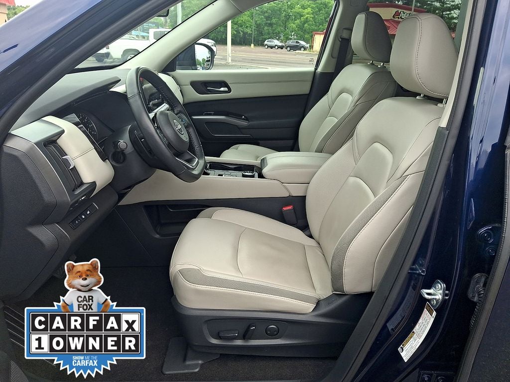 2024 Nissan Pathfinder SL