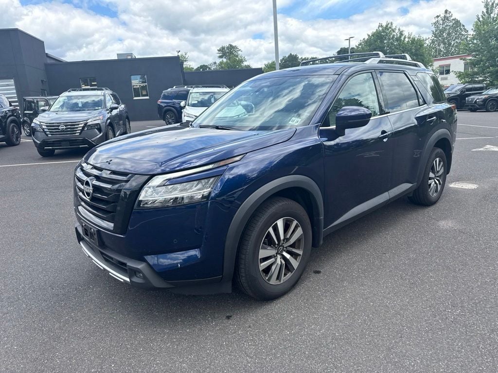 2024 Nissan Pathfinder SL