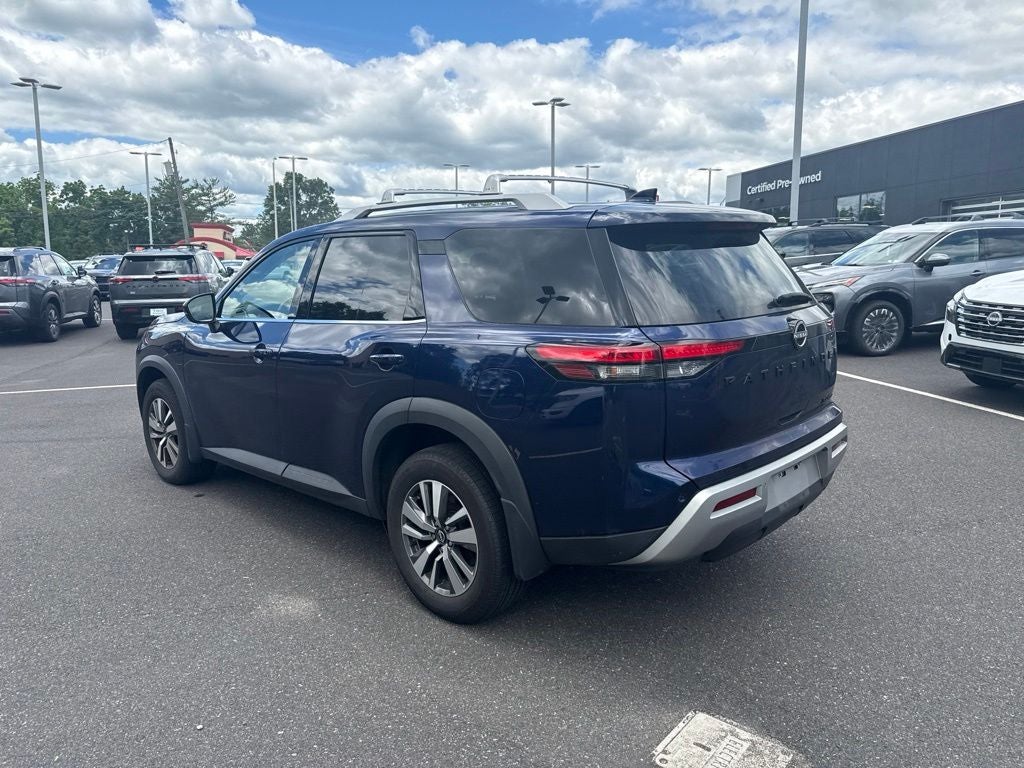 2024 Nissan Pathfinder SL