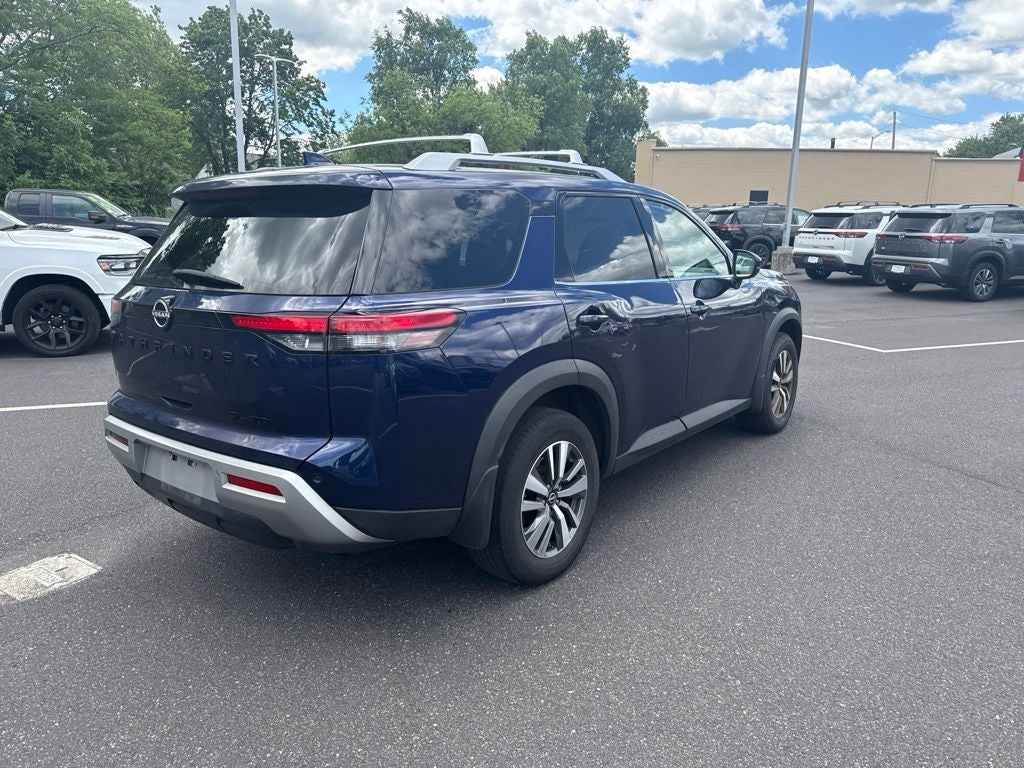 2024 Nissan Pathfinder SL