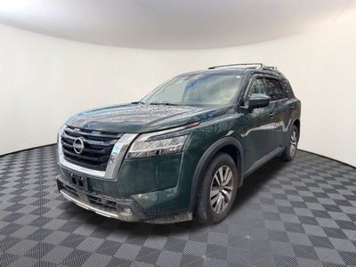 2022 Nissan Pathfinder SL