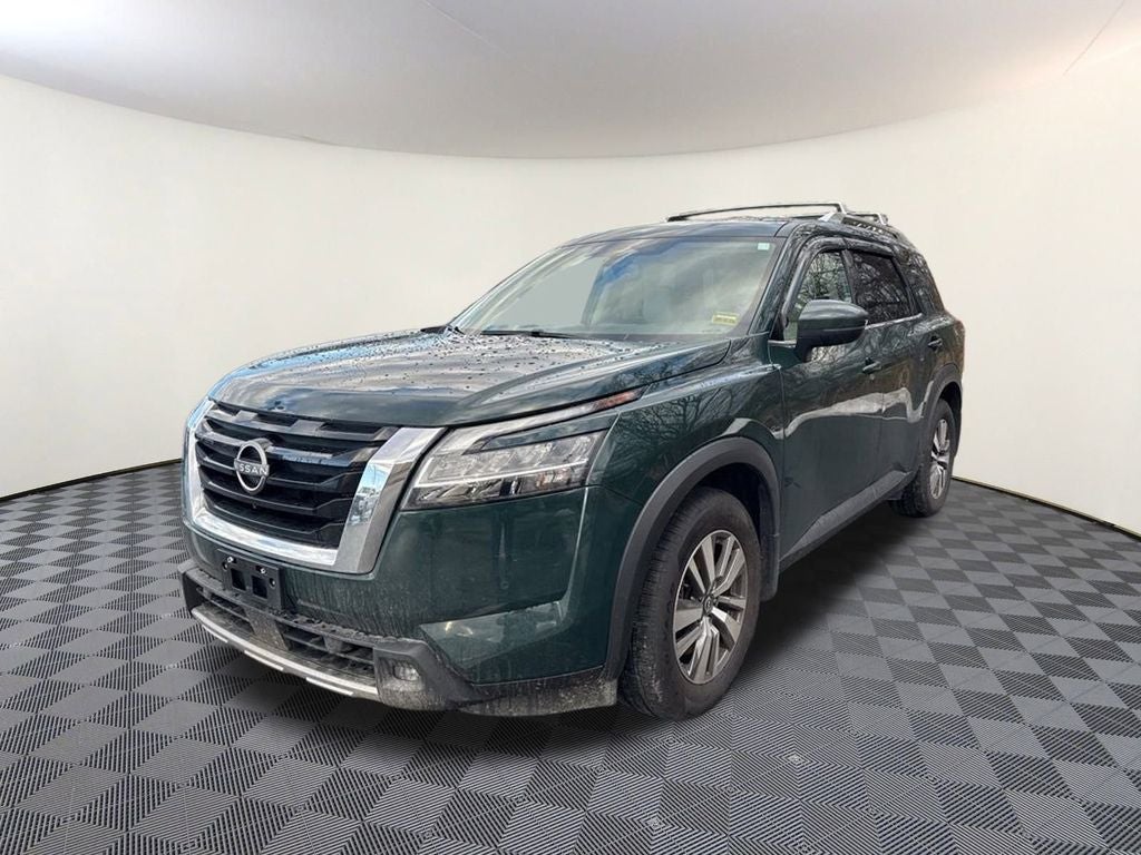 2022 Nissan Pathfinder SL