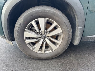 2022 Nissan Pathfinder SL