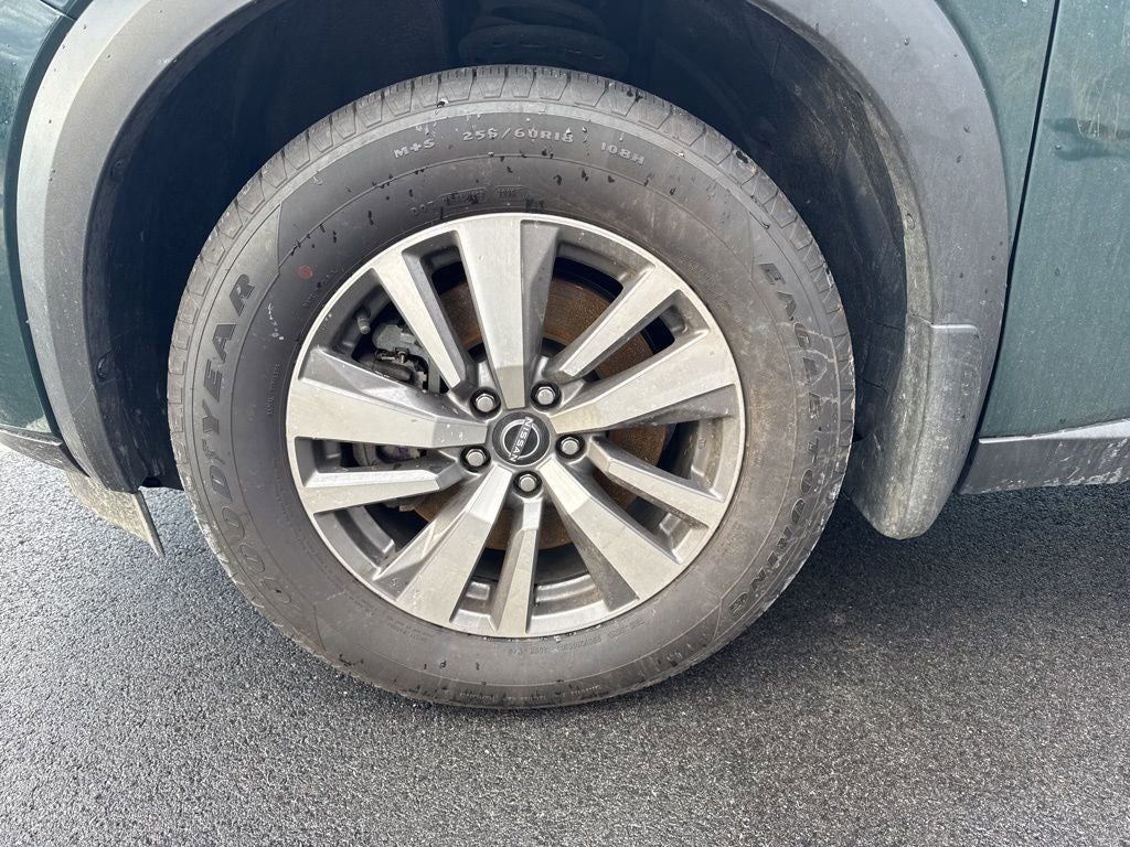 2022 Nissan Pathfinder SL