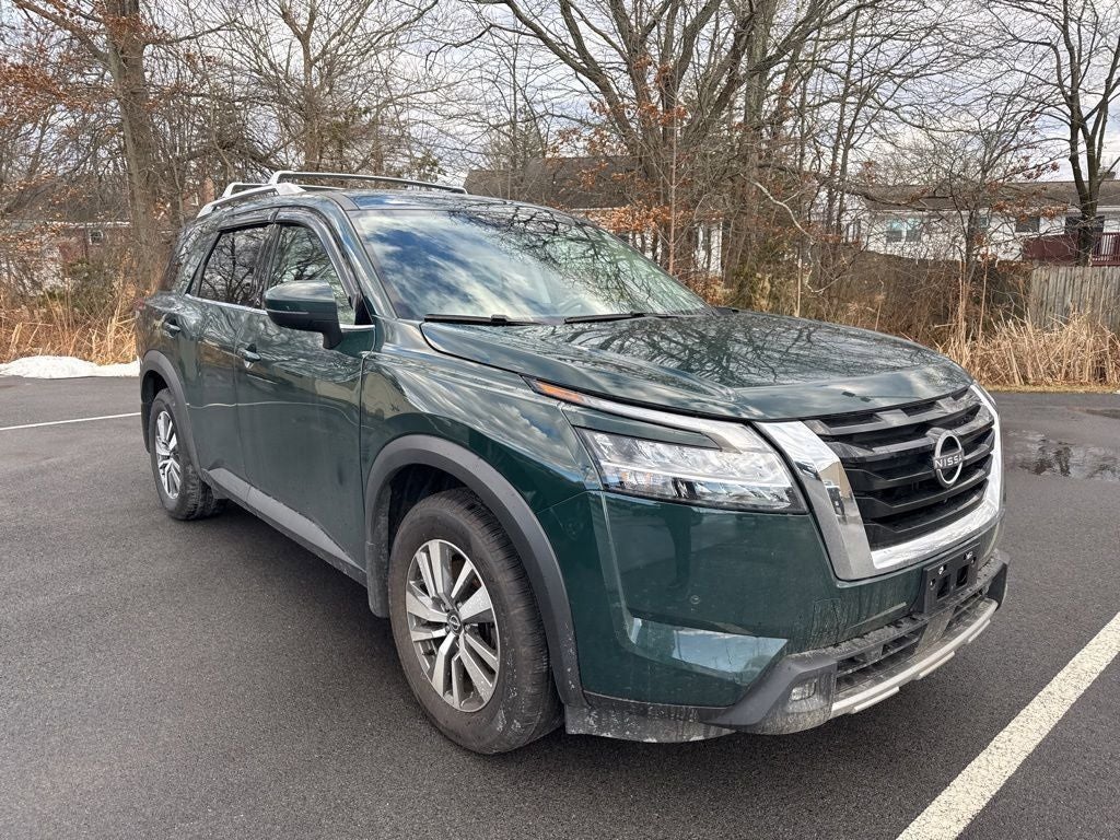 2022 Nissan Pathfinder SL