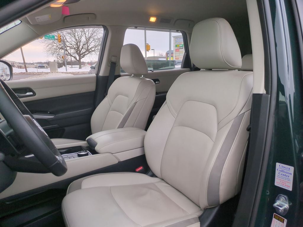 2022 Nissan Pathfinder SL