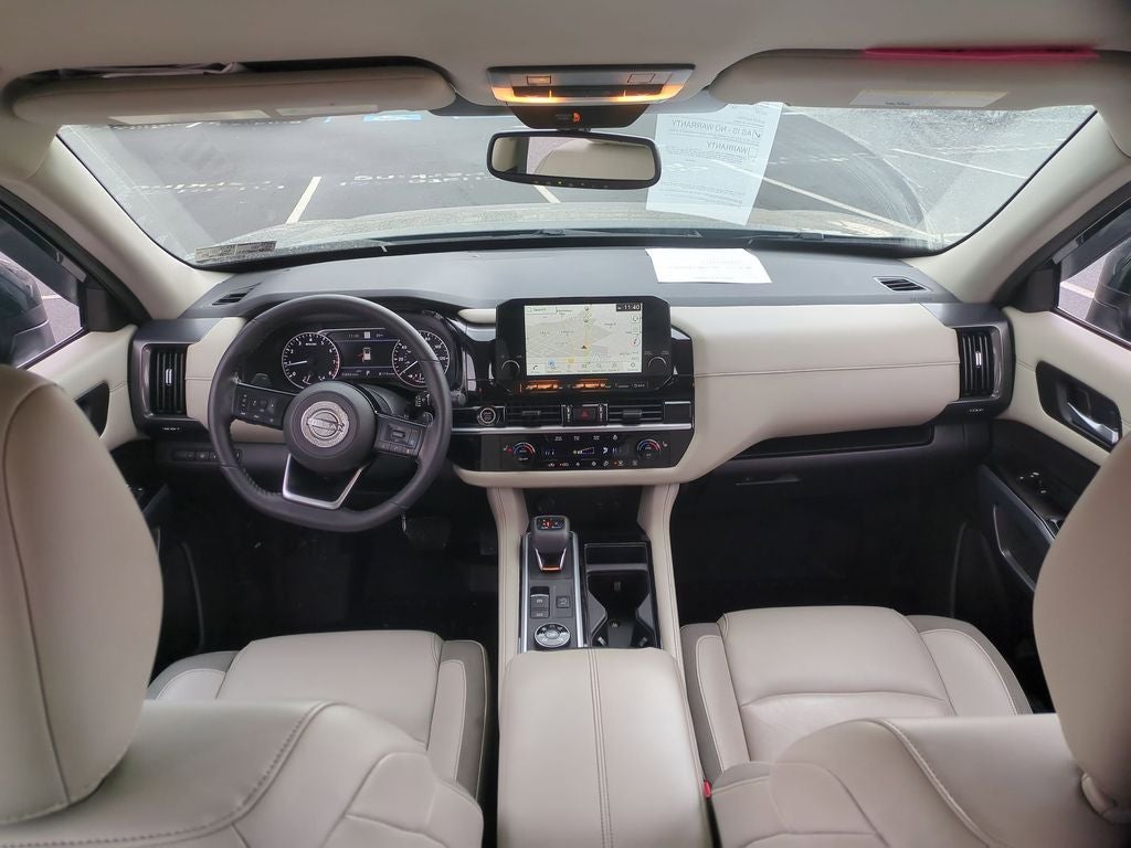 2022 Nissan Pathfinder SL