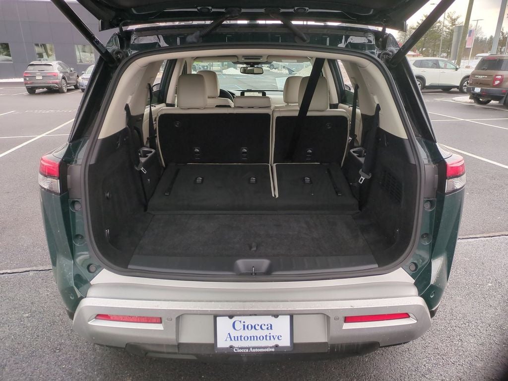 2022 Nissan Pathfinder SL