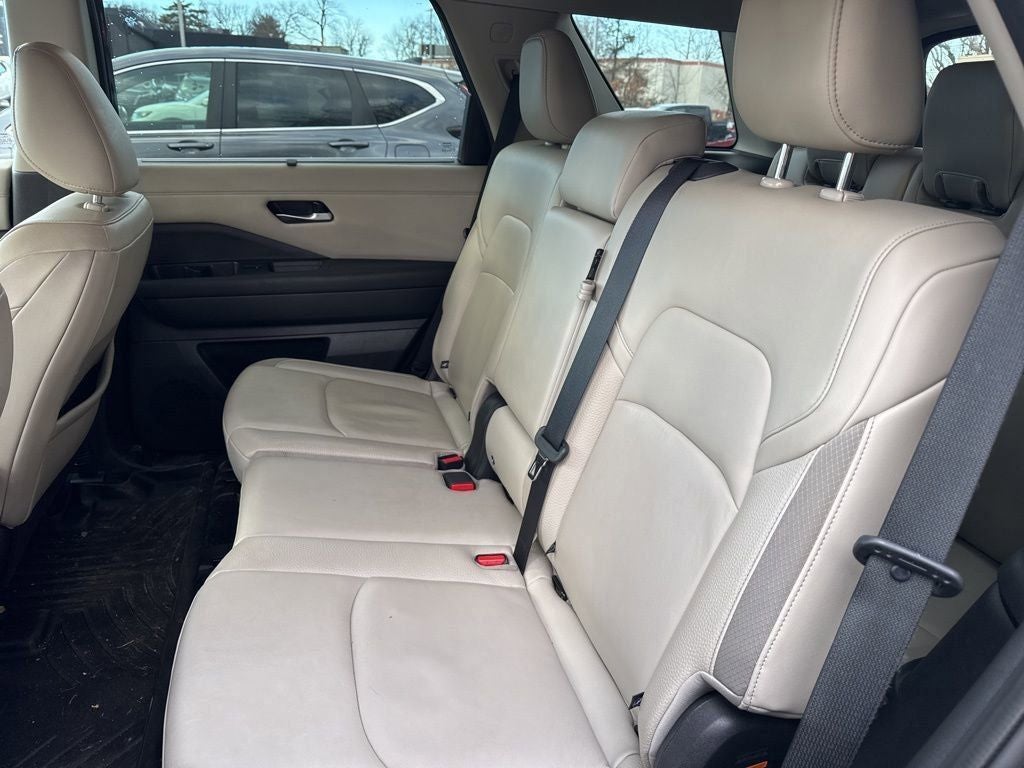 2022 Nissan Pathfinder SL