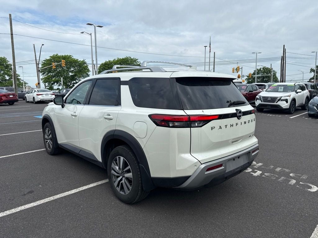 2023 Nissan Pathfinder SL