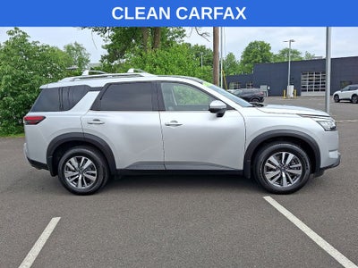 2023 Nissan Pathfinder SL