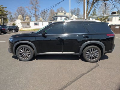 2023 Nissan Pathfinder SL