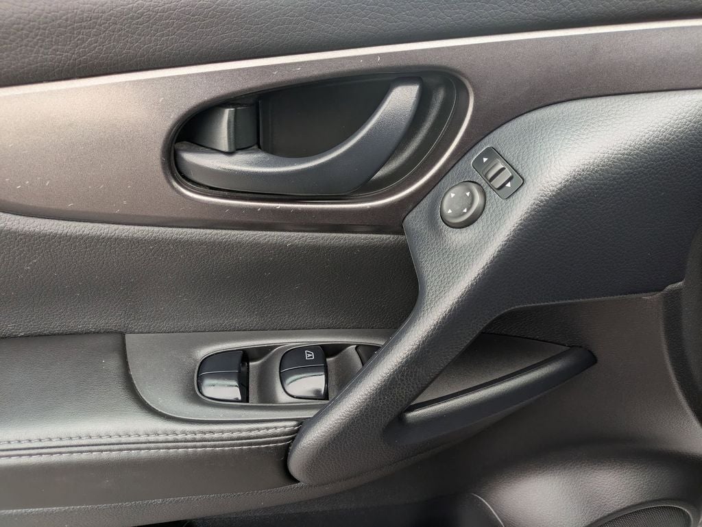 2022 Nissan Rogue Sport S