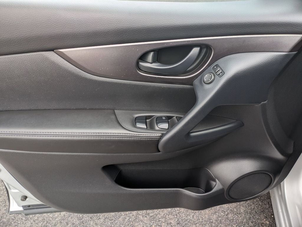 2022 Nissan Rogue Sport S