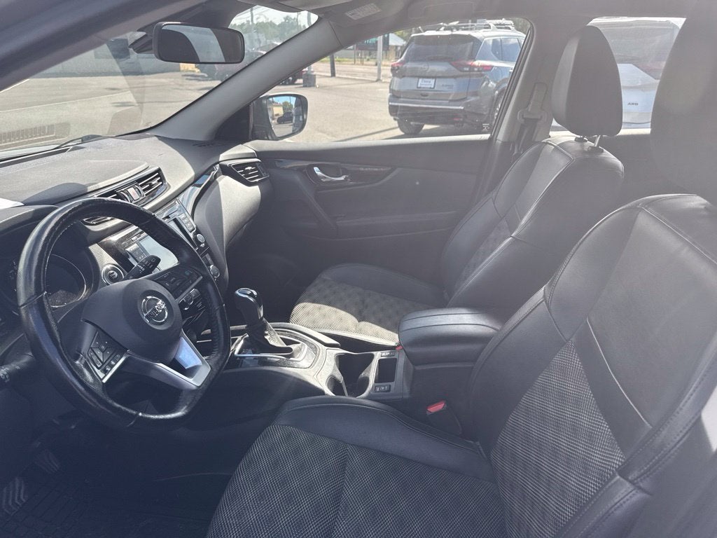 2022 Nissan Rogue Sport SV