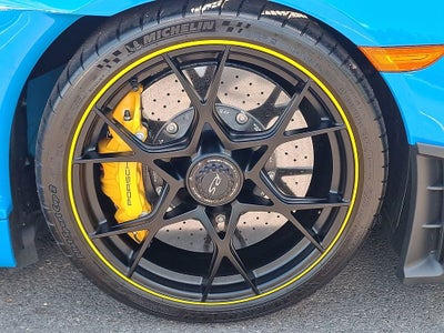 2025 Porsche 718 Cayman GT4 RS