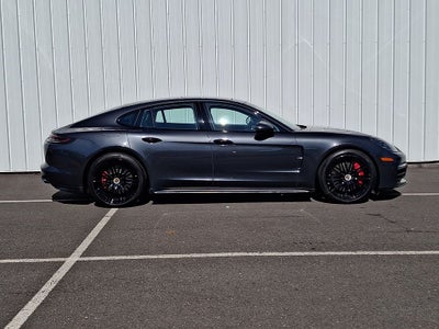 2019 Porsche Panamera GTS
