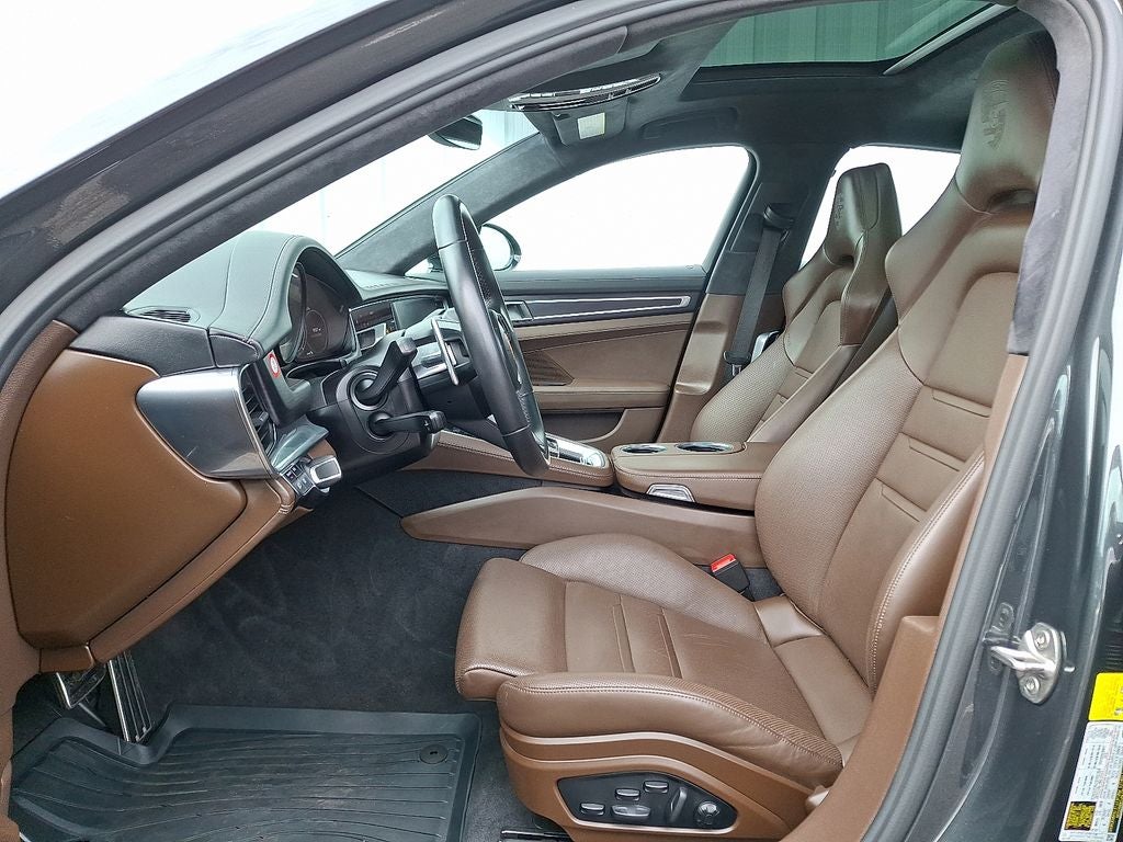 2022 Porsche Panamera GTS