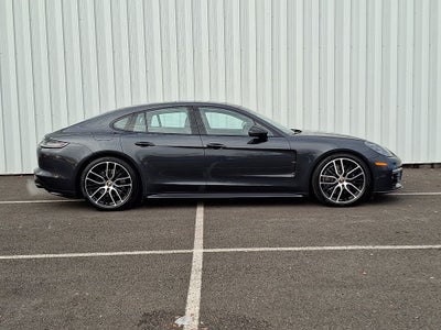 2022 Porsche Panamera GTS