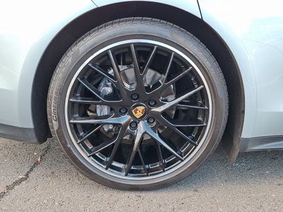 2023 Porsche Panamera 4