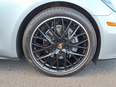 2023 Porsche Panamera 4