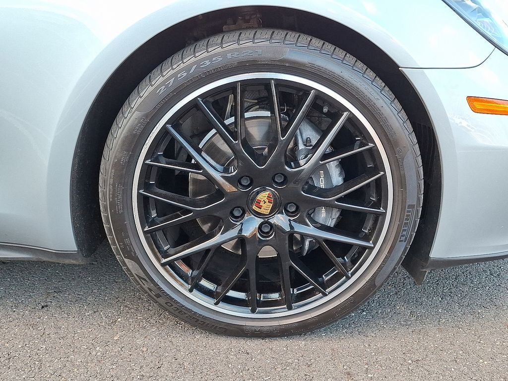 2023 Porsche Panamera 4