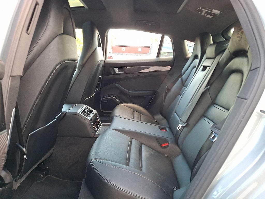 2023 Porsche Panamera 4