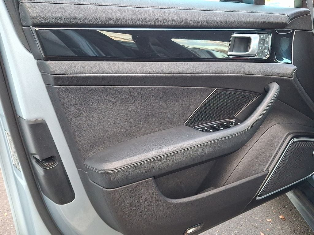 2023 Porsche Panamera 4