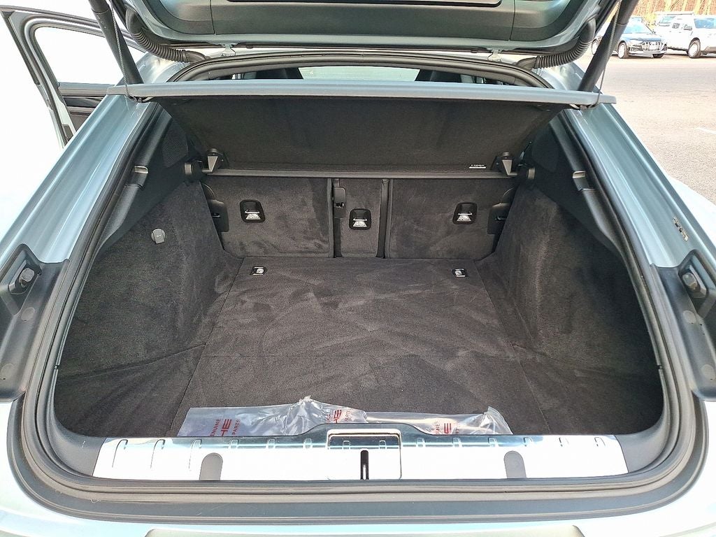 2023 Porsche Panamera 4