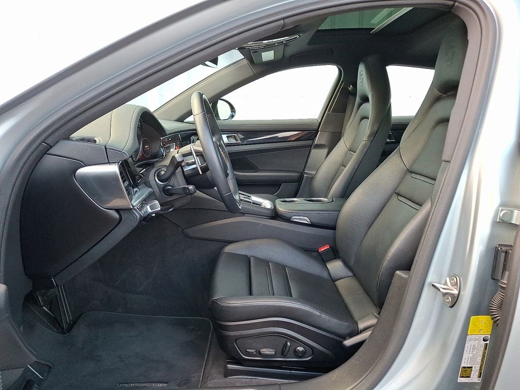 2023 Porsche Panamera 4