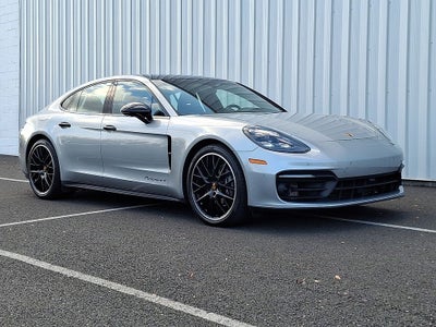 2023 Porsche Panamera 4