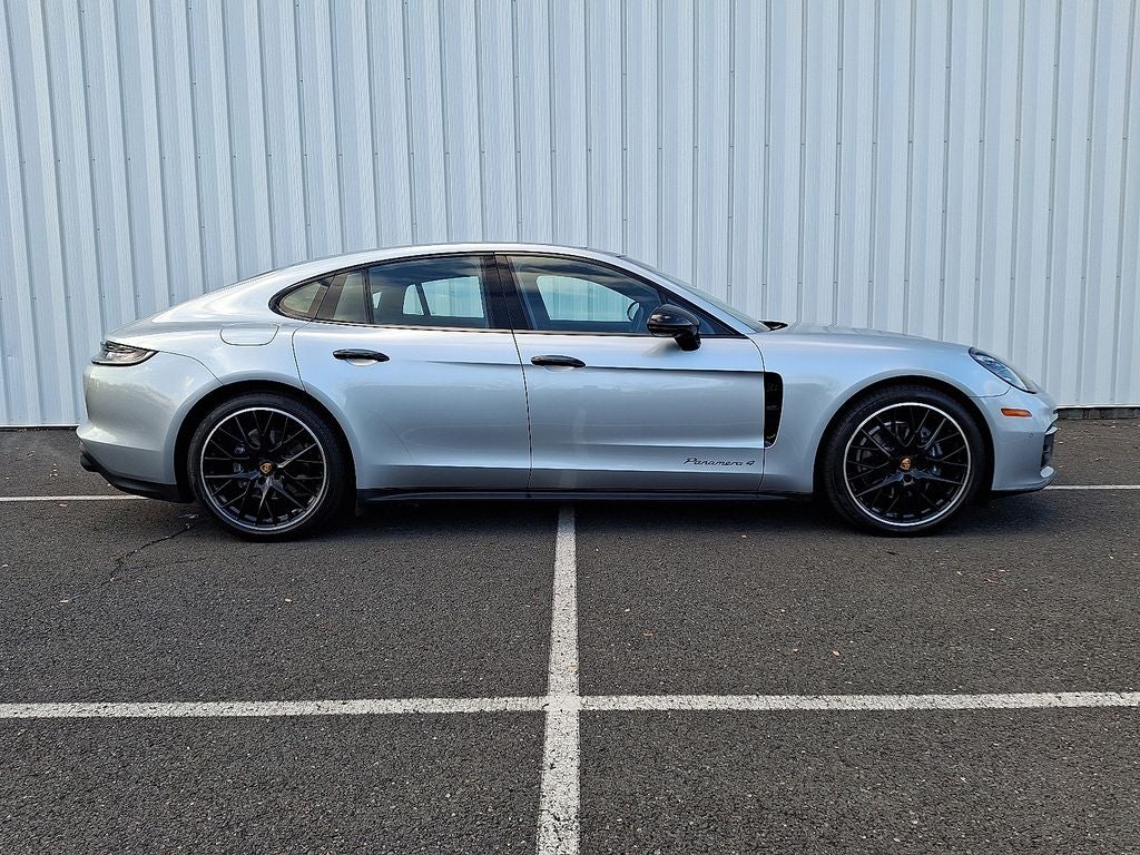 2023 Porsche Panamera 4