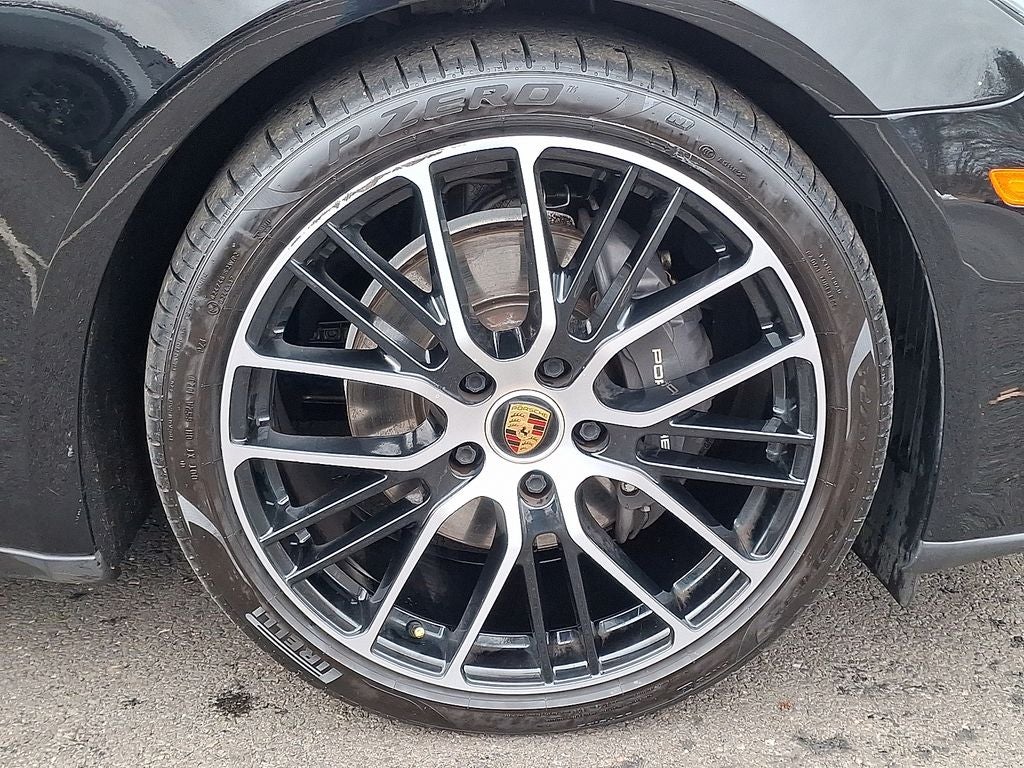 2023 Porsche Panamera 4 Platinum Edition