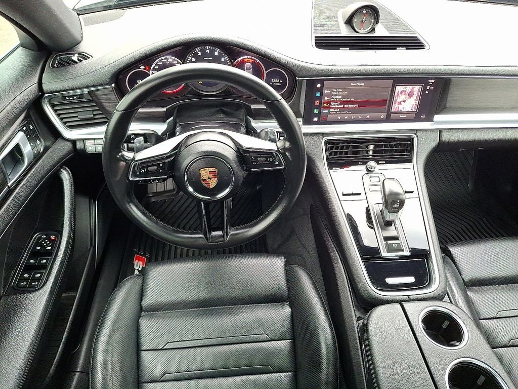 2023 Porsche Panamera 4 Platinum Edition