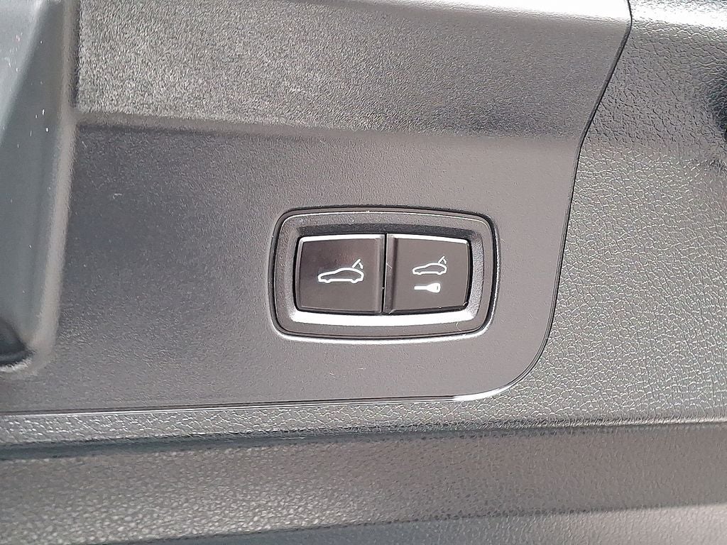 2023 Porsche Panamera 4 Platinum Edition