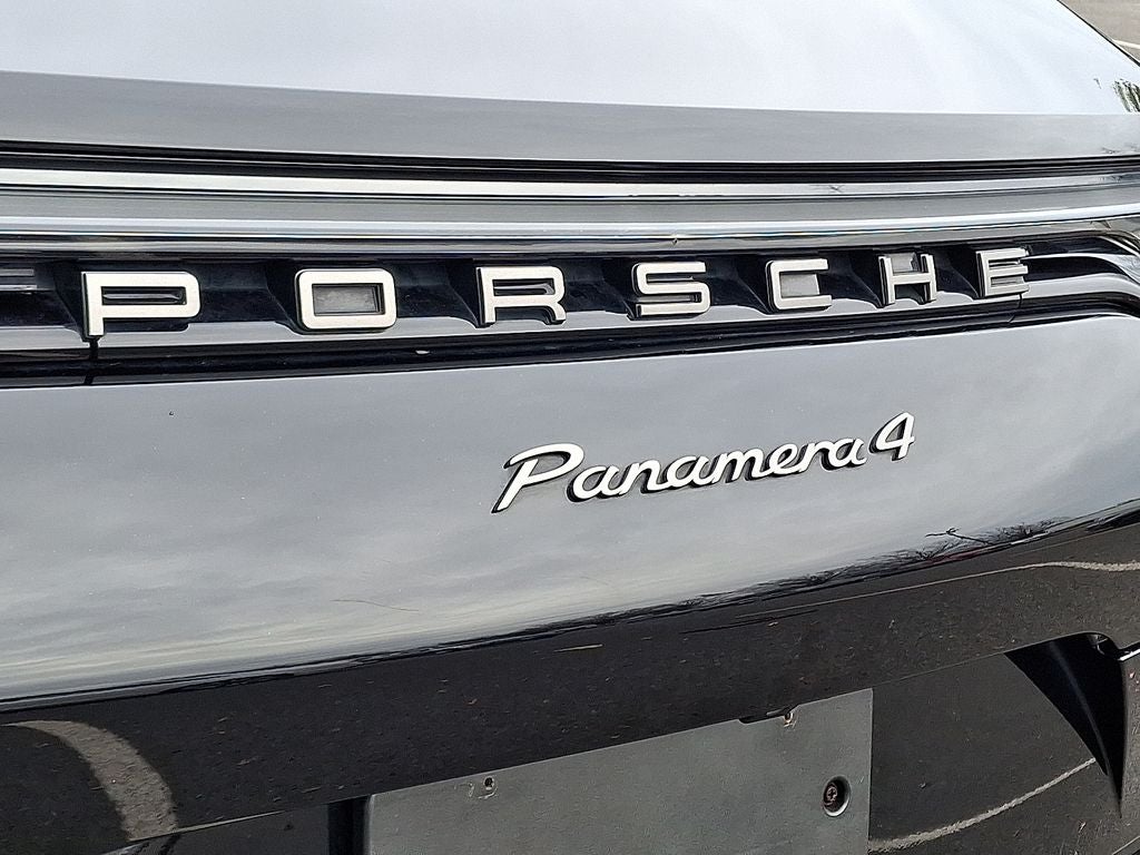 2023 Porsche Panamera 4 Platinum Edition