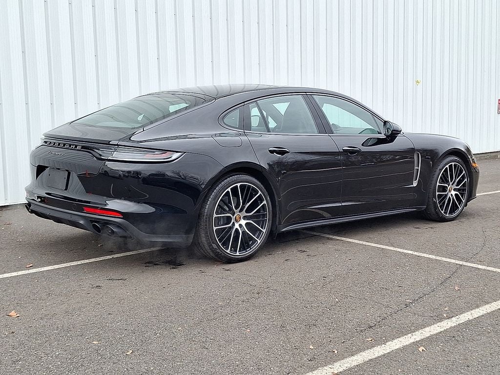 2023 Porsche Panamera 4 Platinum Edition
